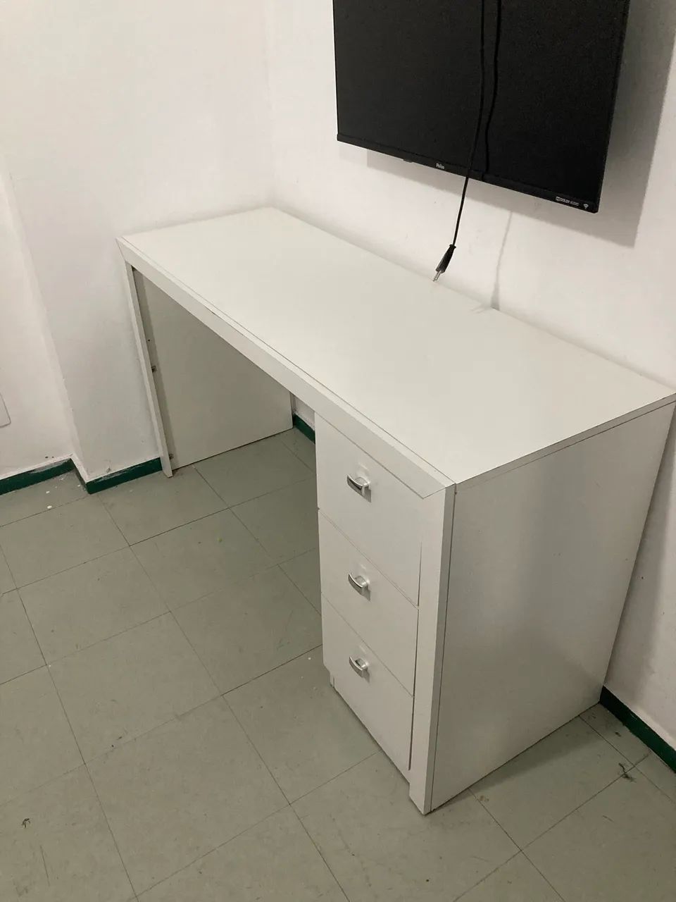 Escrivaninha branca 