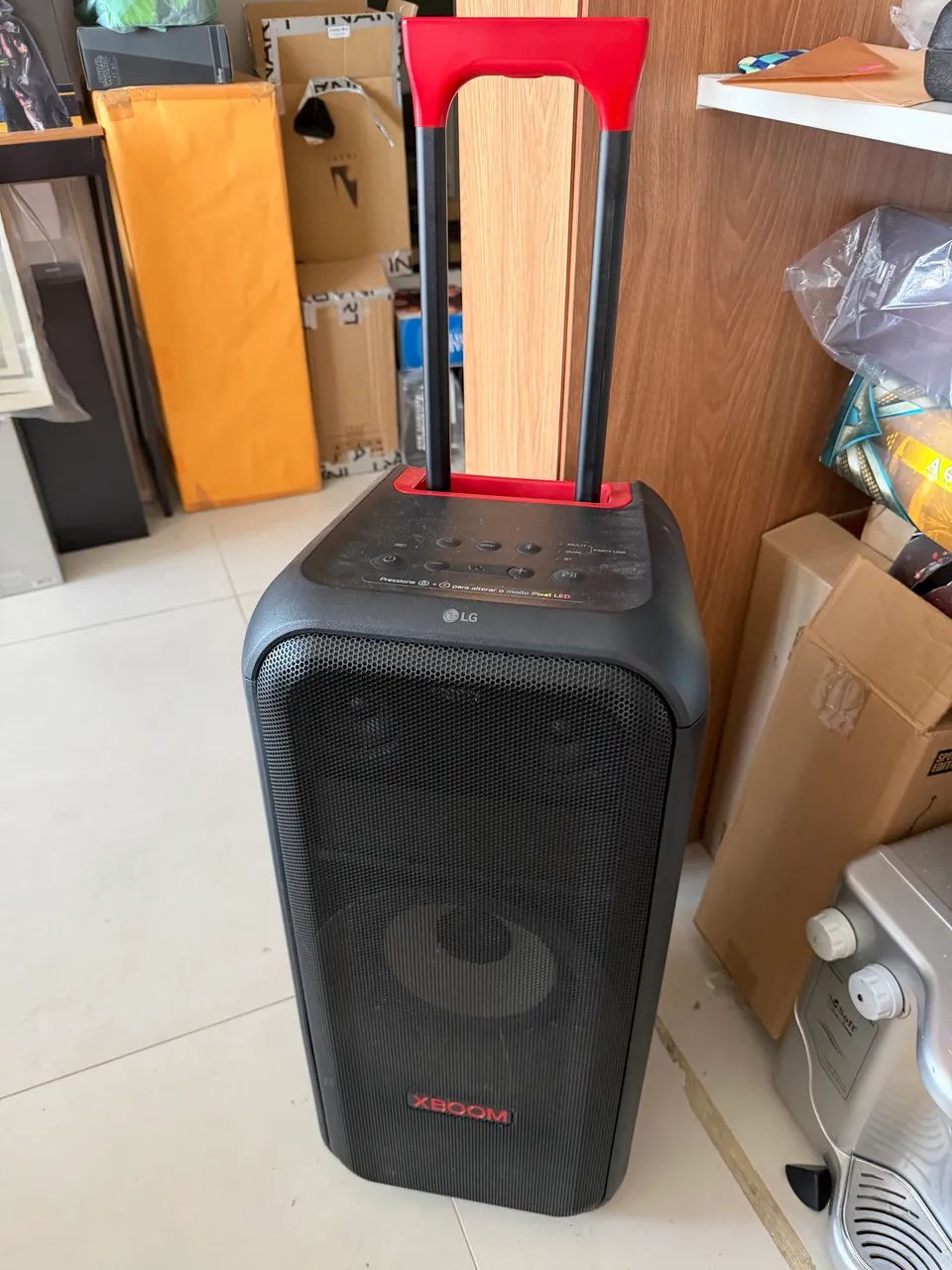 Som LG com rodinhas Bluetooth 