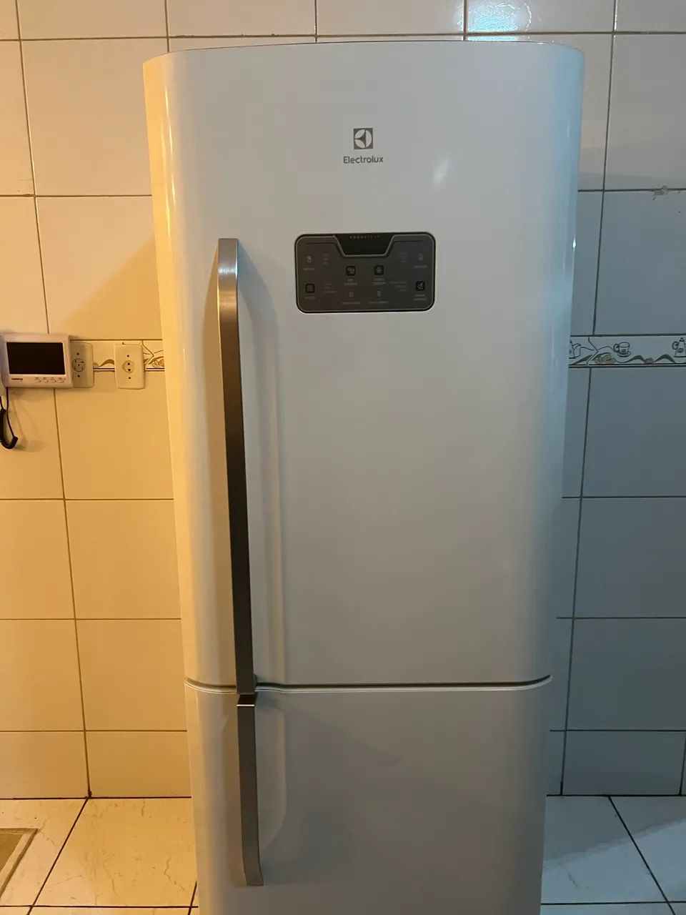 Vendo ou troco Geladeira por uma cervejeira 