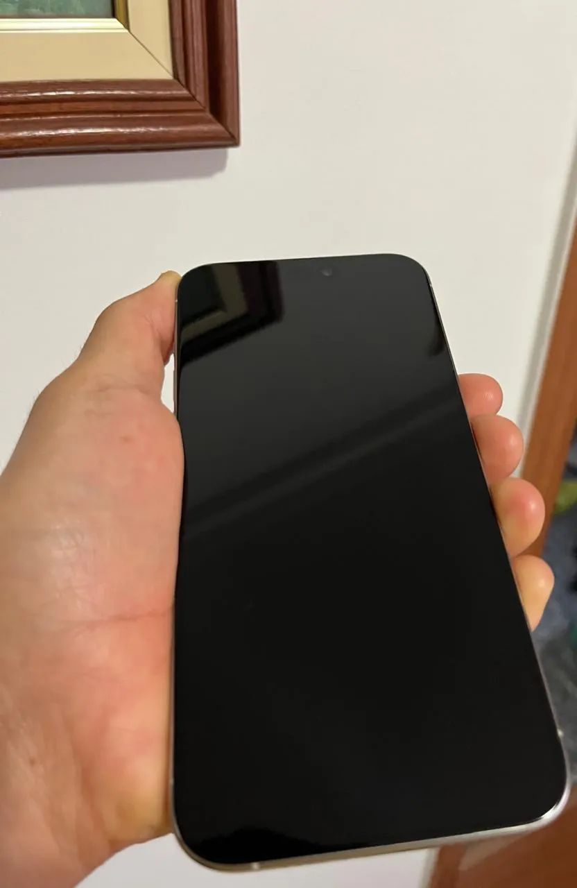 Iphone 15 Pro max em excelente estado com caixa  - Foto 2