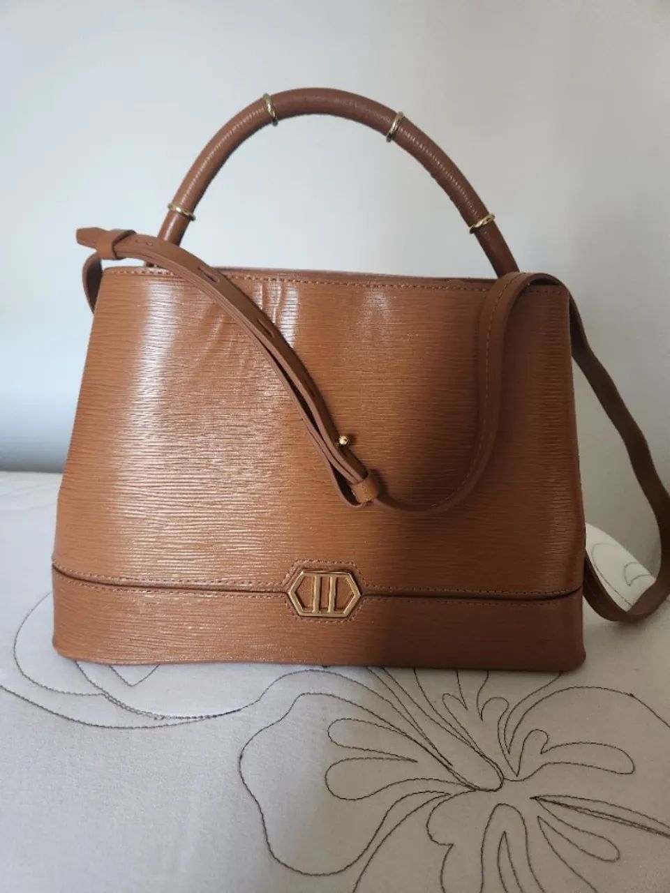 BOLSA legítima AREZZO! Sem uso!