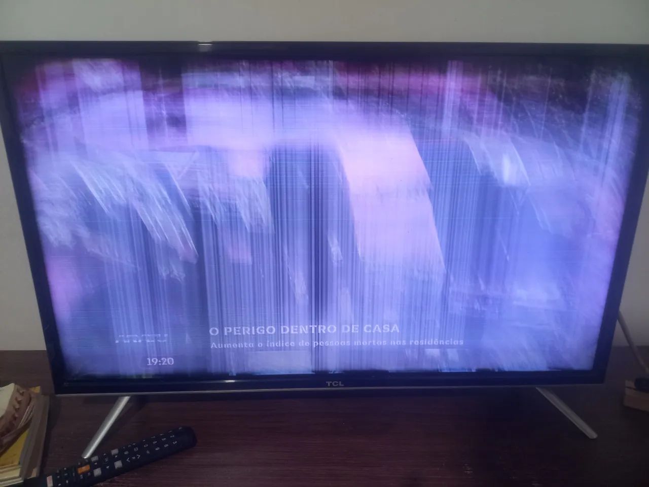 Televisão tcl com defeito