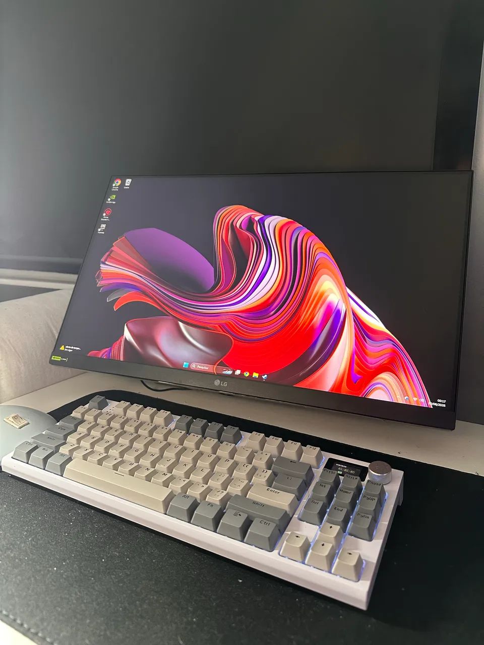 Monitor 180hz c/pistão a gás   - Foto 4