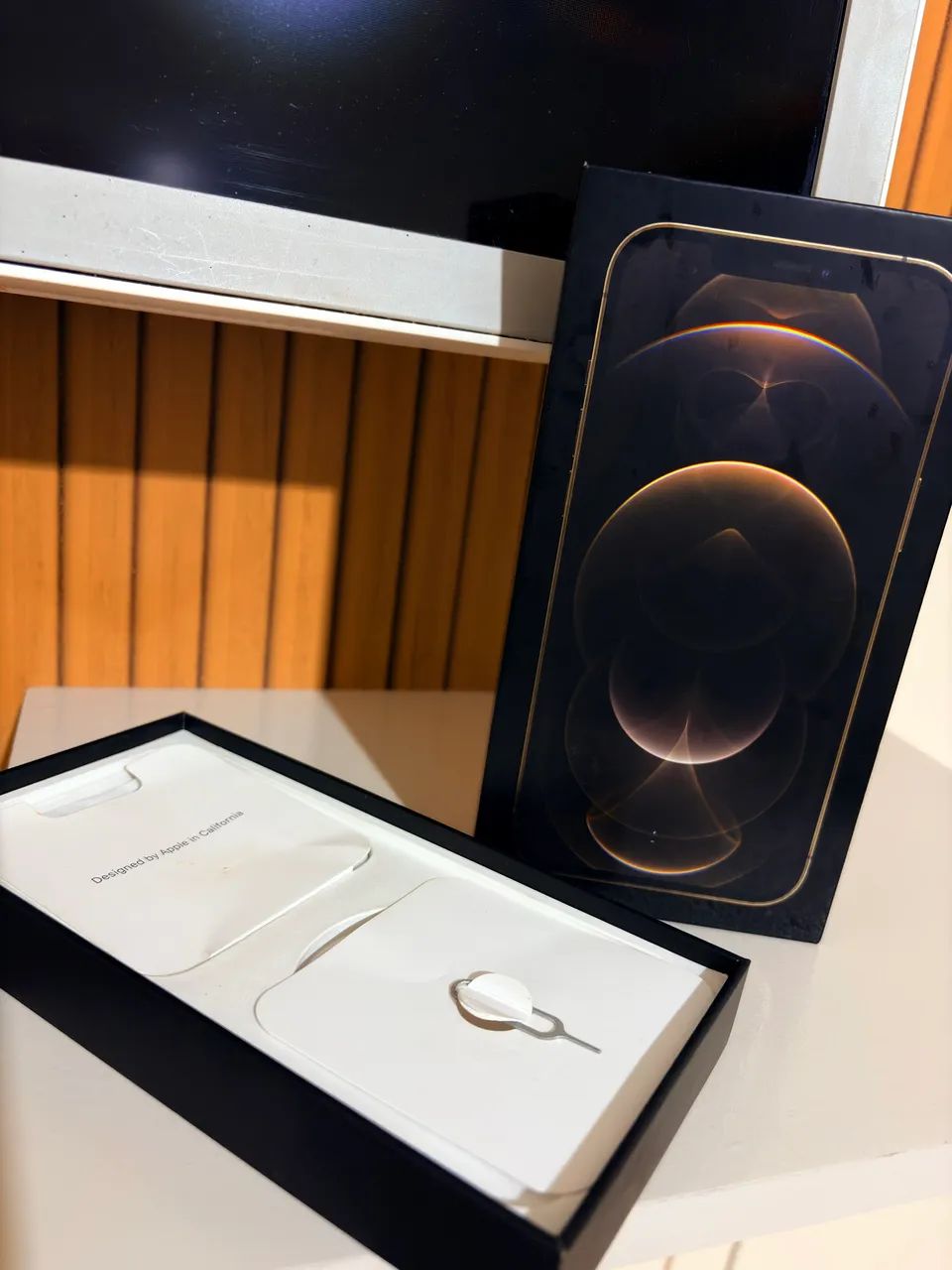 Vendo caixa de IPhone 12 Pro Max (vazia) - Foto 2
