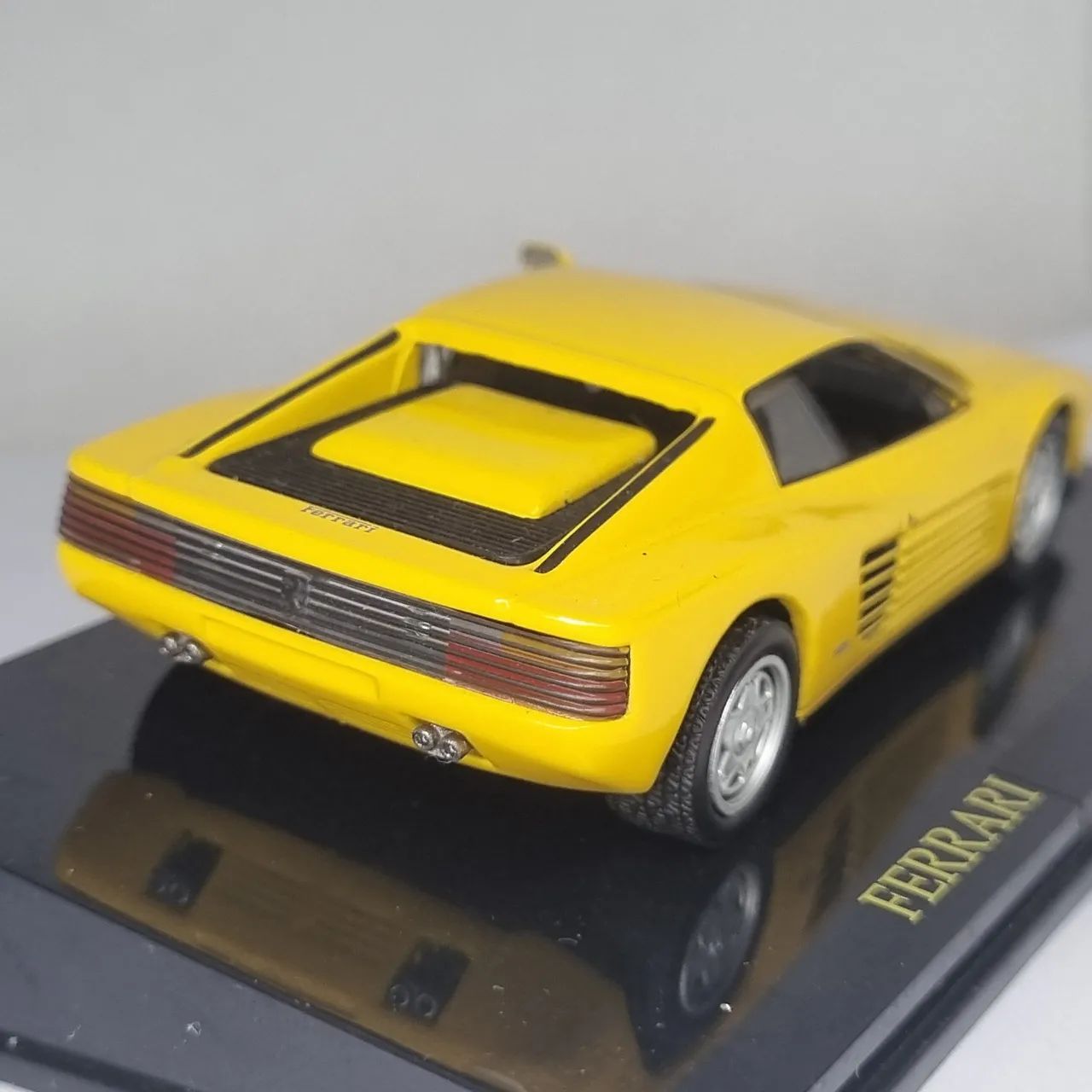 Miniatura Ferrari Testarosa 1:43 - Foto 2