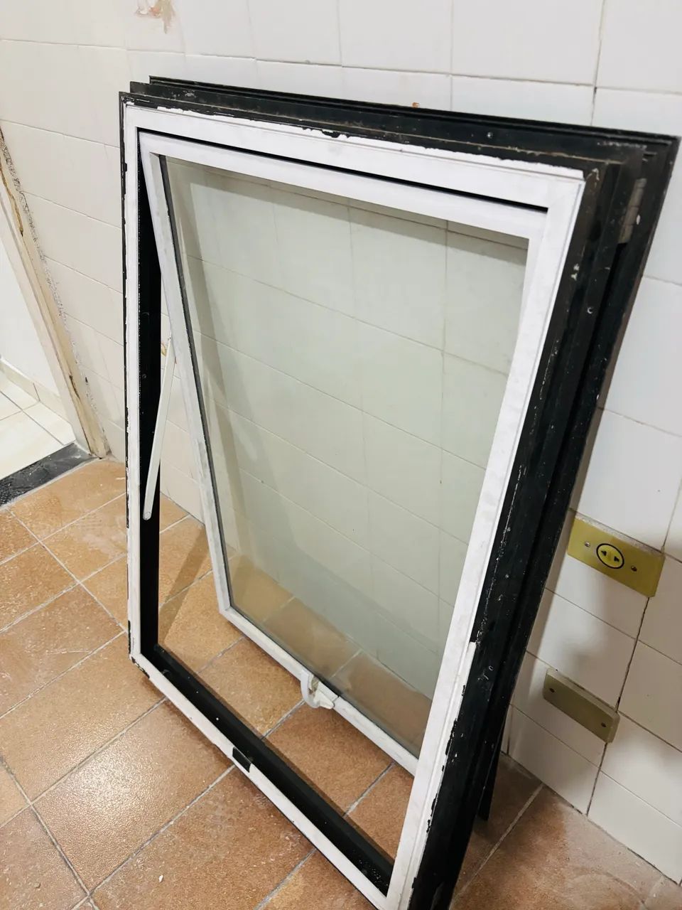Vitro basculante alumínio  - Foto 2