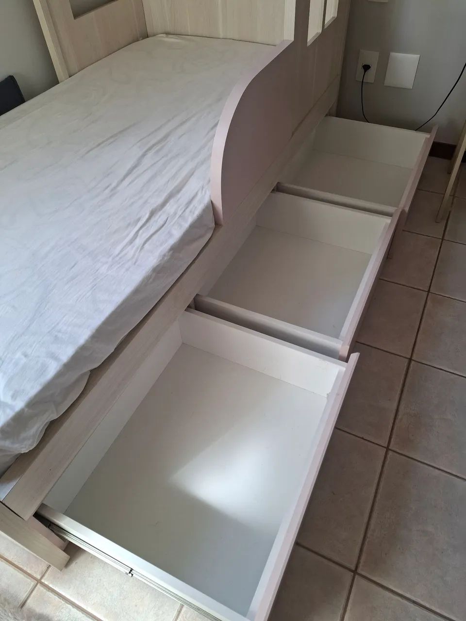 Cama montessoriana solteiro casinha - Foto 3