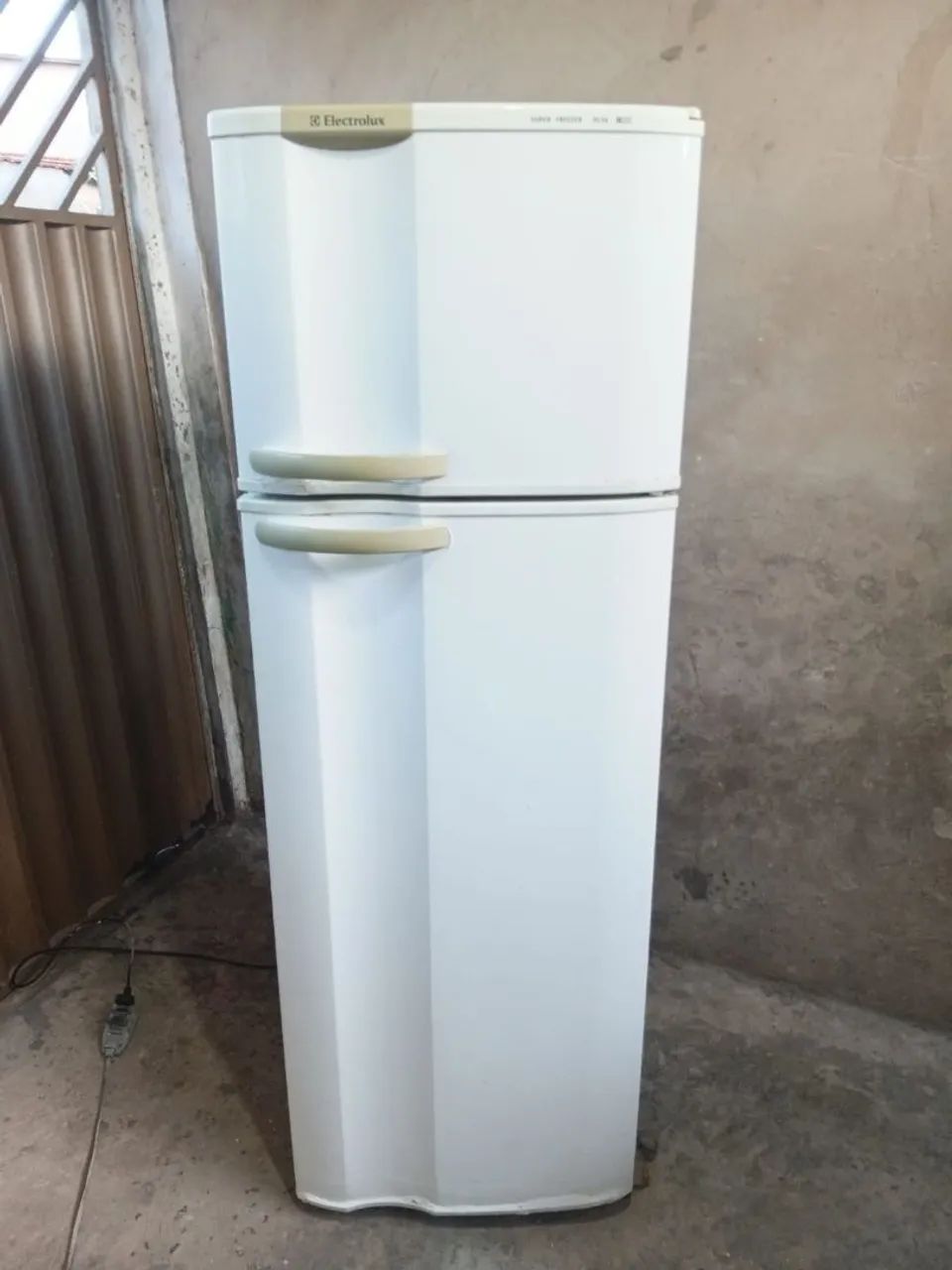 Geladeira Electrolux Duplex Super Conservada - Funcionando Perfeitamente! - Foto 2