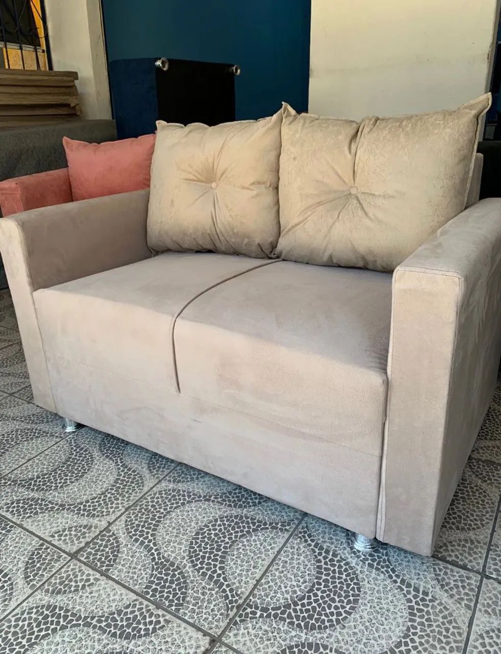 2 lugares com PUFF sofás novos  - Foto 3