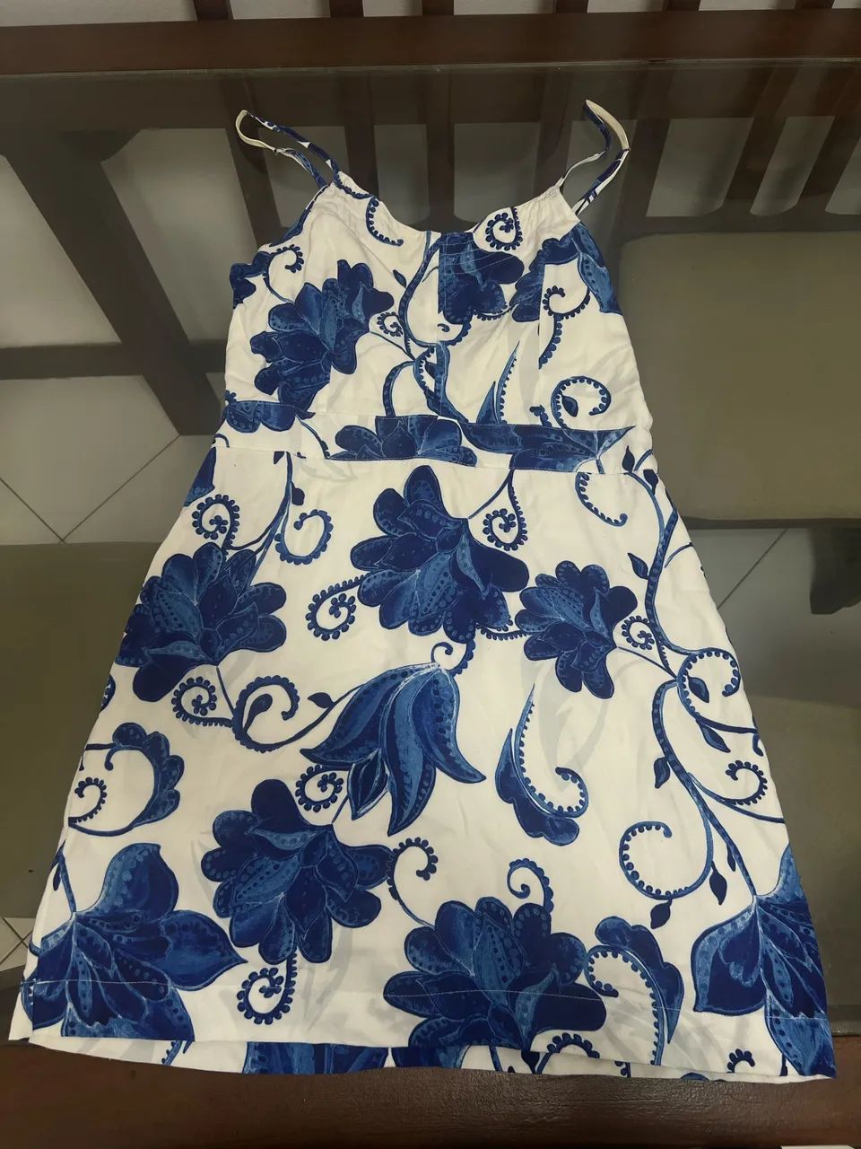 Vestido floral azul de alça 