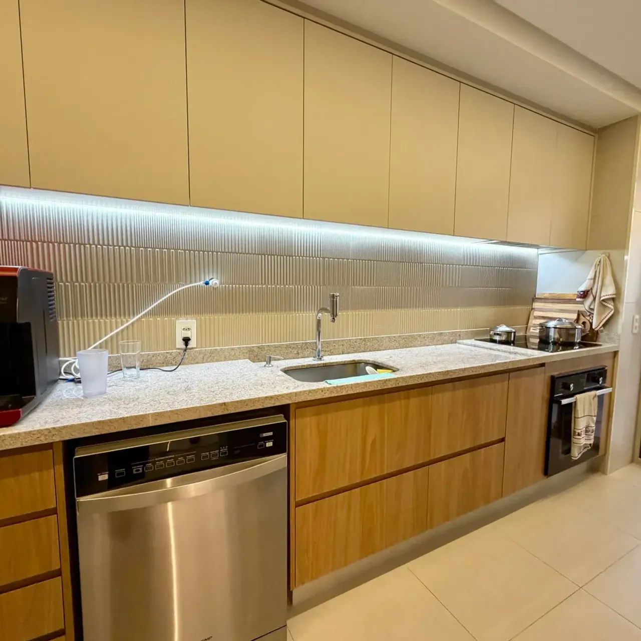 Apto mobiliado 163m2 com 2 suites, 2 vagas, churrasqueira - Foto 6