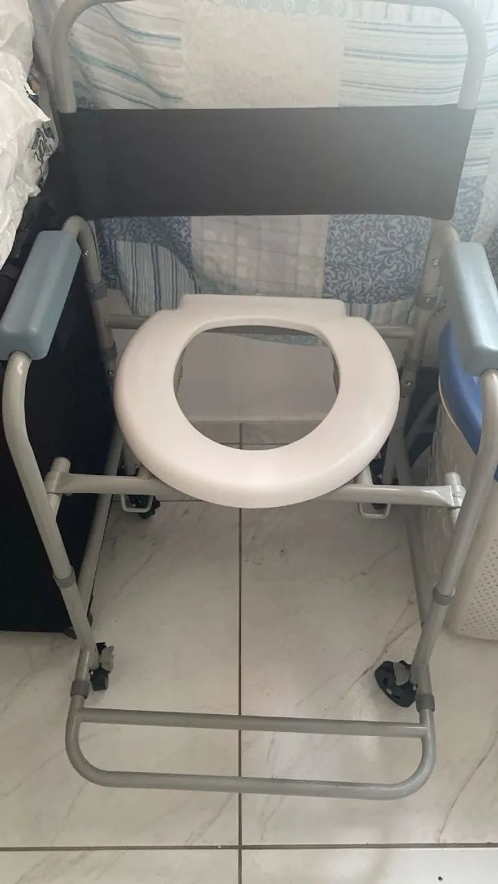 Cadeira de rodas e banhop - Foto 2