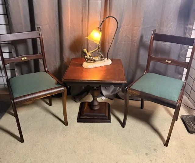 Conjunto em Imbuia Maciça Restaurado - Mesa + 2 Cadeiras | Acabamento Premium
