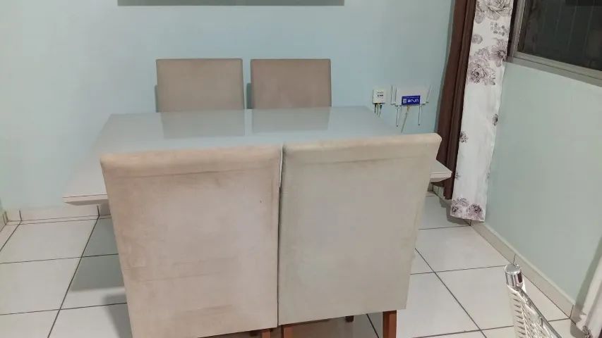 Mesa de janta com cadeiras  - Foto 2