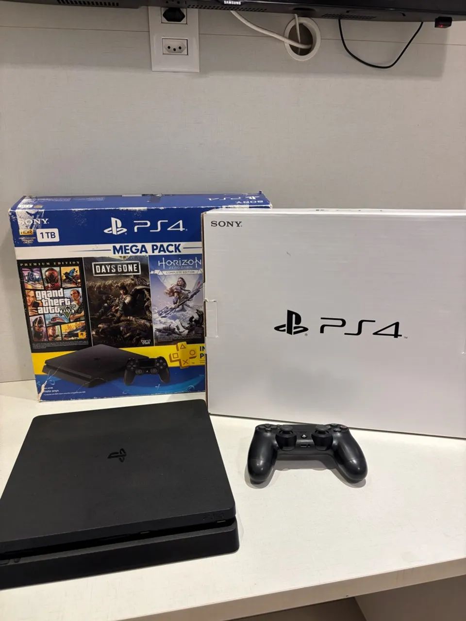 PS4 SLIM 1 TB
