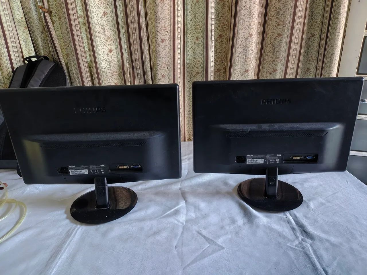 2 MONITORES PHILIPS 20 POLEGADAS COM DEFEITO - Foto 2