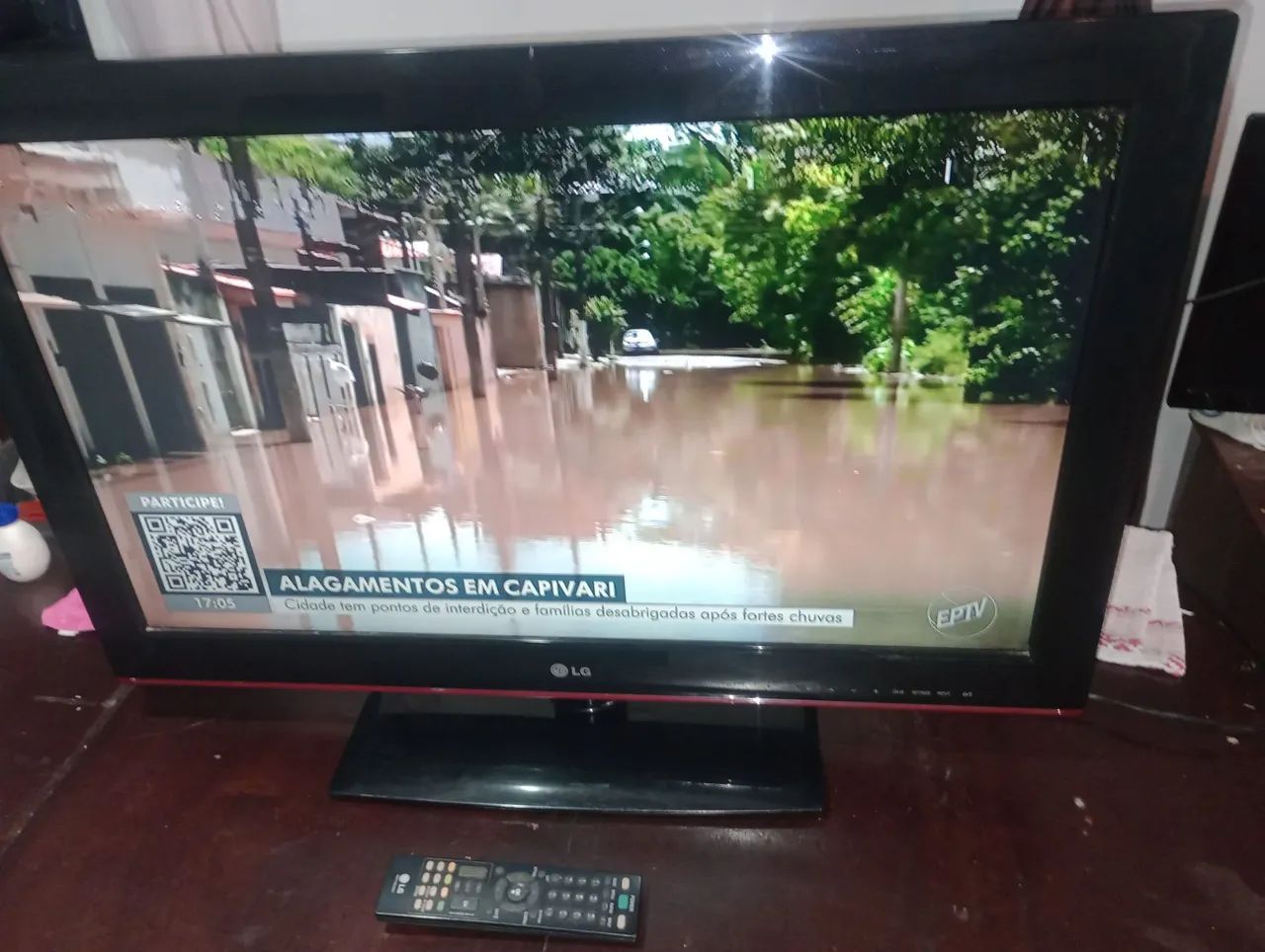 TV LG 32 polegadas bivolt incluso antena portátil - Foto 2