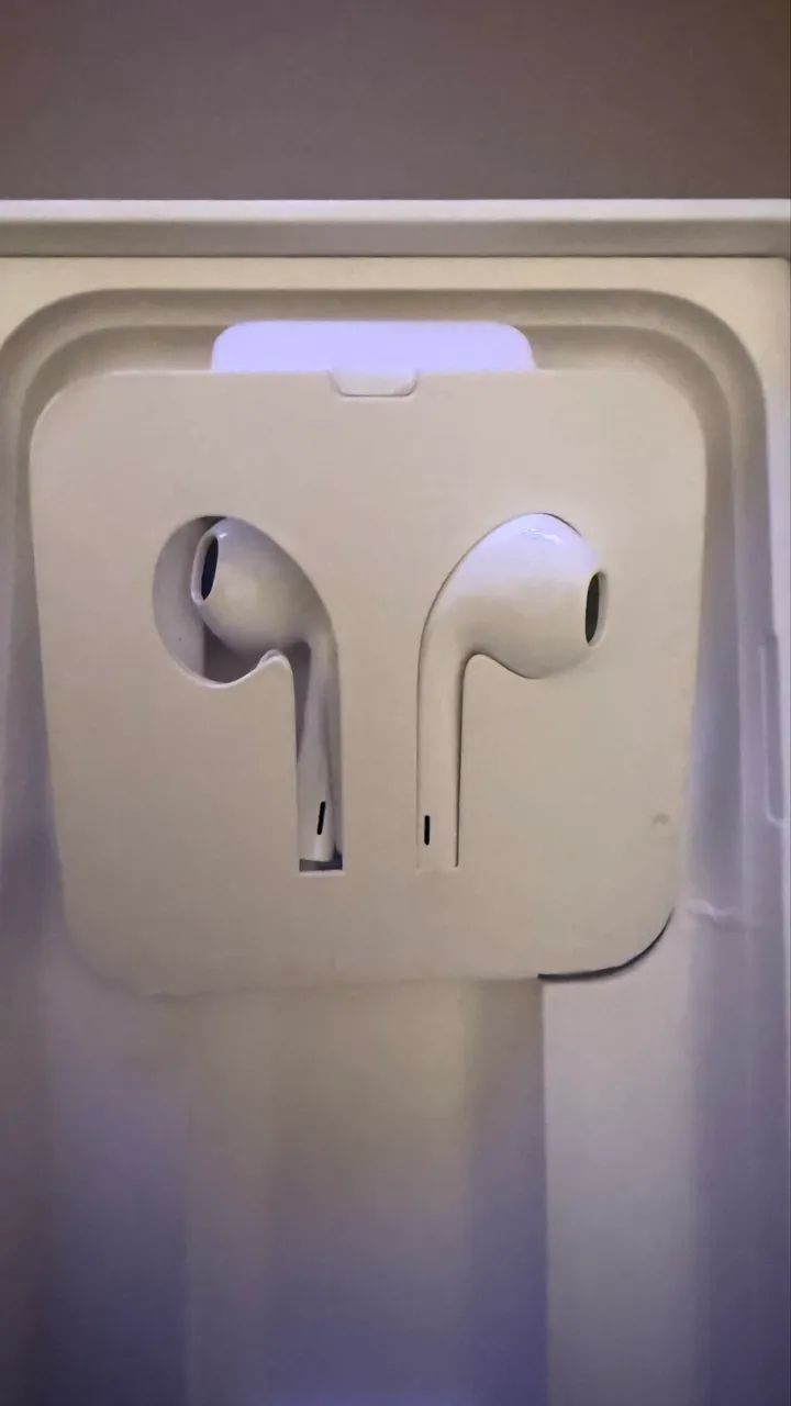 Fone de Ouvido Apple original EarPods Intra-Auricular com Conector Lightning Branco - Foto 2