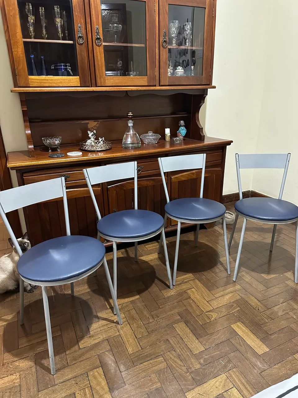 Kit 4 Cadeiras de Jantar Estofadas Redondas - Foto 4
