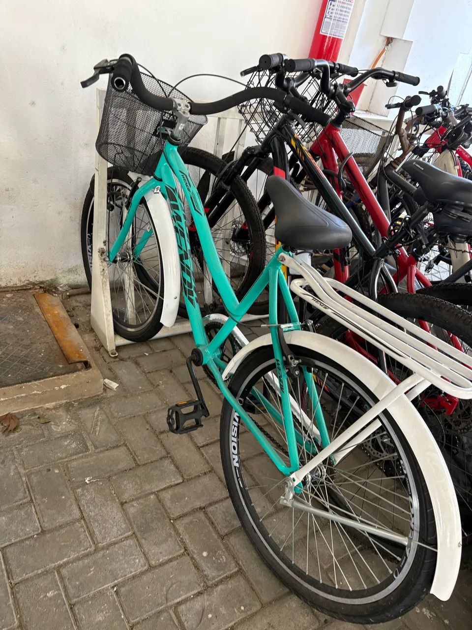 Bicicleta com cesto nova