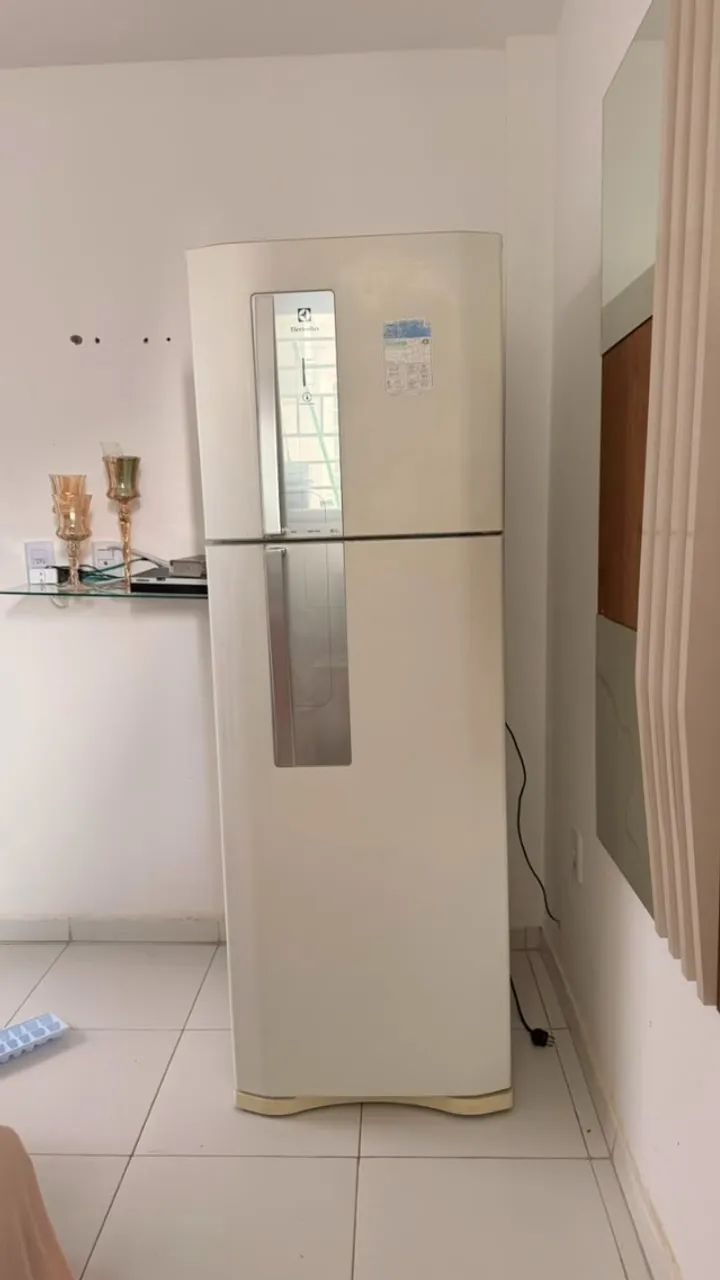 Geladeira Electrolux 382L