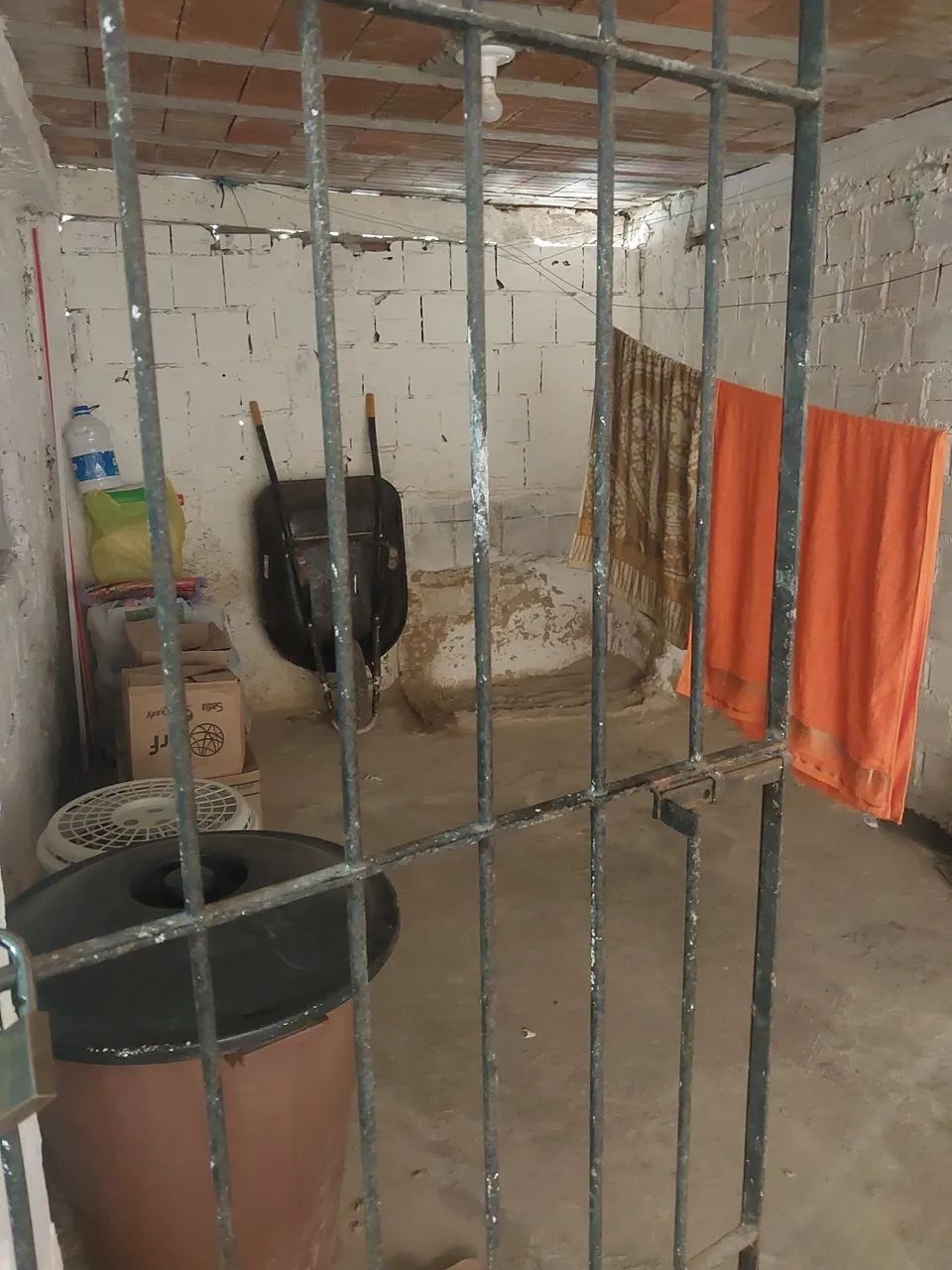 Vendo casa valor 80,000 mil. Ou troco  dependendo do lugar  - Foto 9