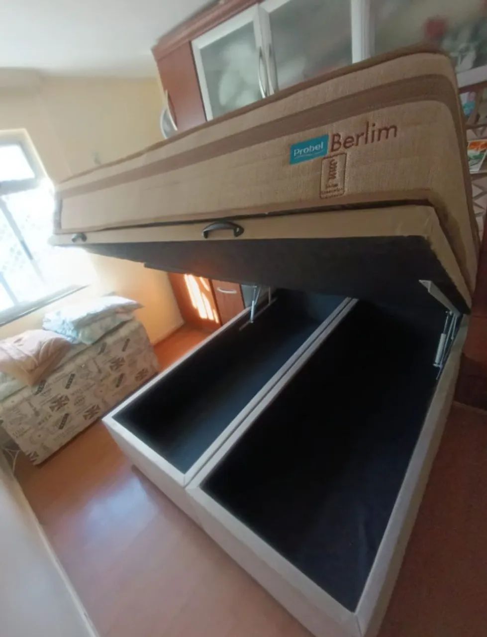Cama box baú probell Queen size molas ensacadas 