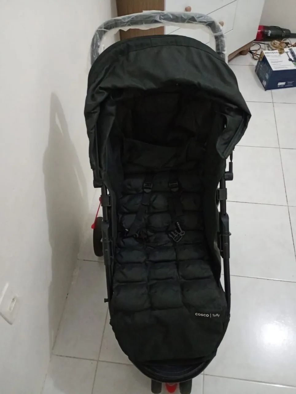 Carrinho de bebê Preto em perfeito estado - Foto 2