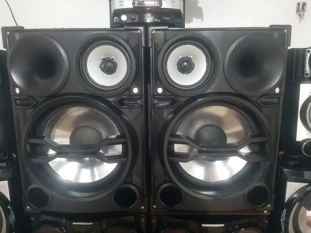 Vendo Caixa de som Sony h2000 de 15 polegadas 