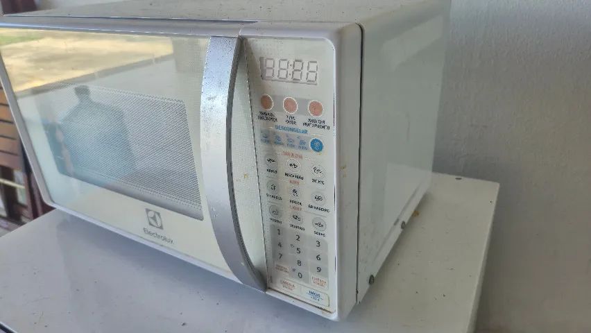 Microondas Electrolux com avarias - Foto 2
