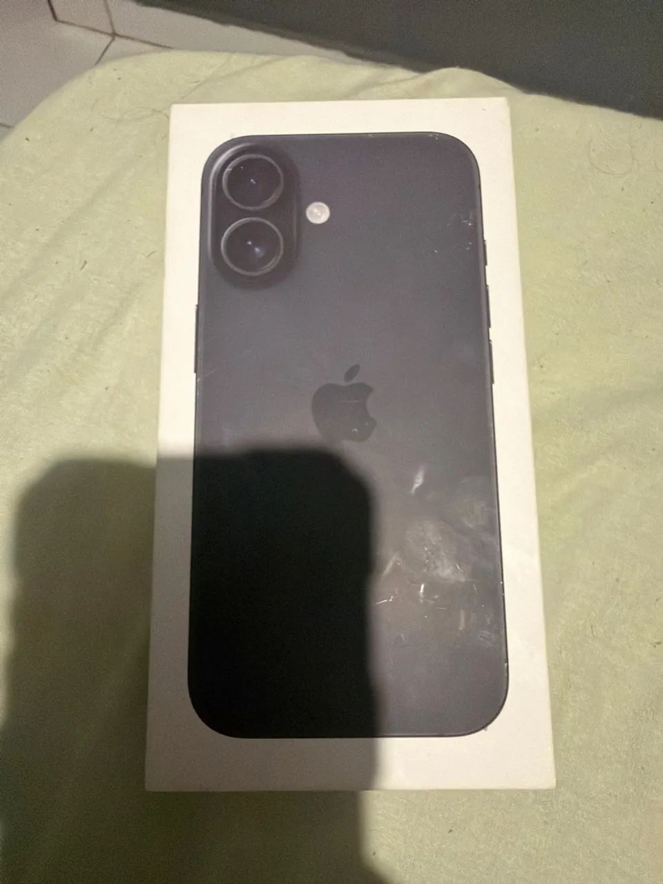 Caixa iPhone 16