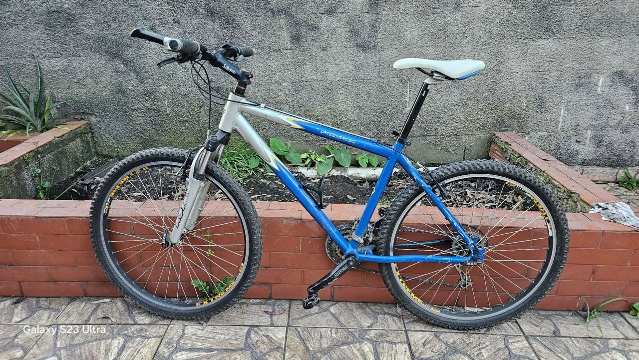 Bicicleta Schwinn Frontier com suspensão RST - Foto 2