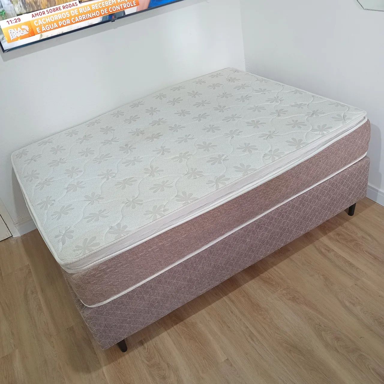 Cama COMPLETA confortável e conservada