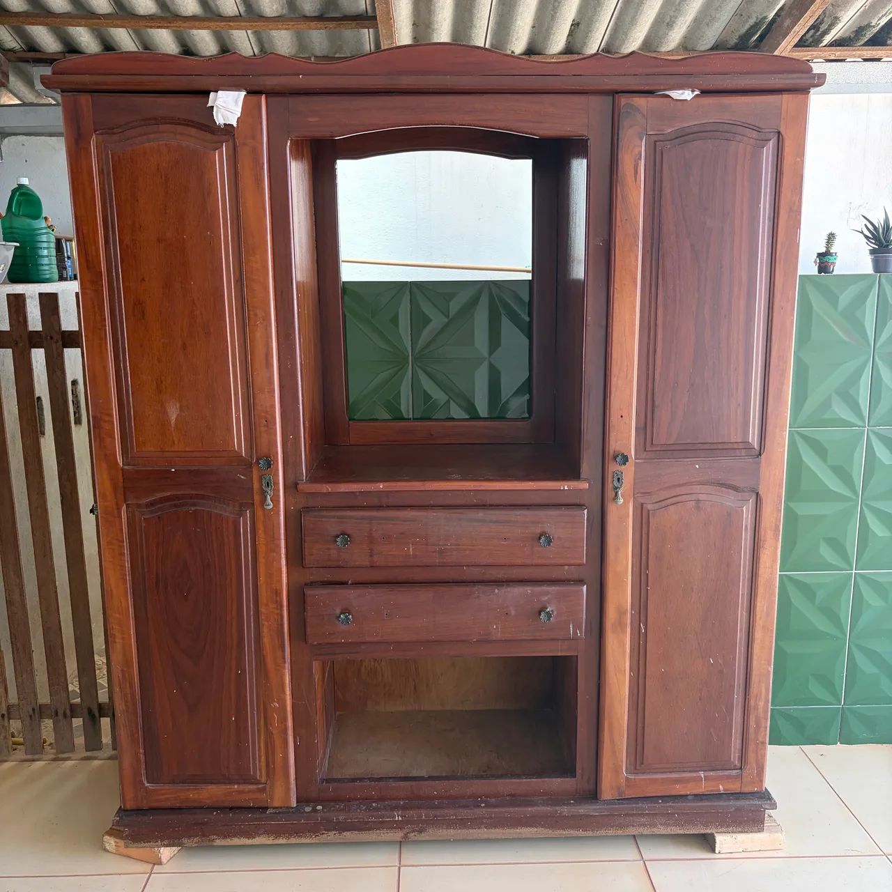 Pra vender Logo, Guarda Roupa