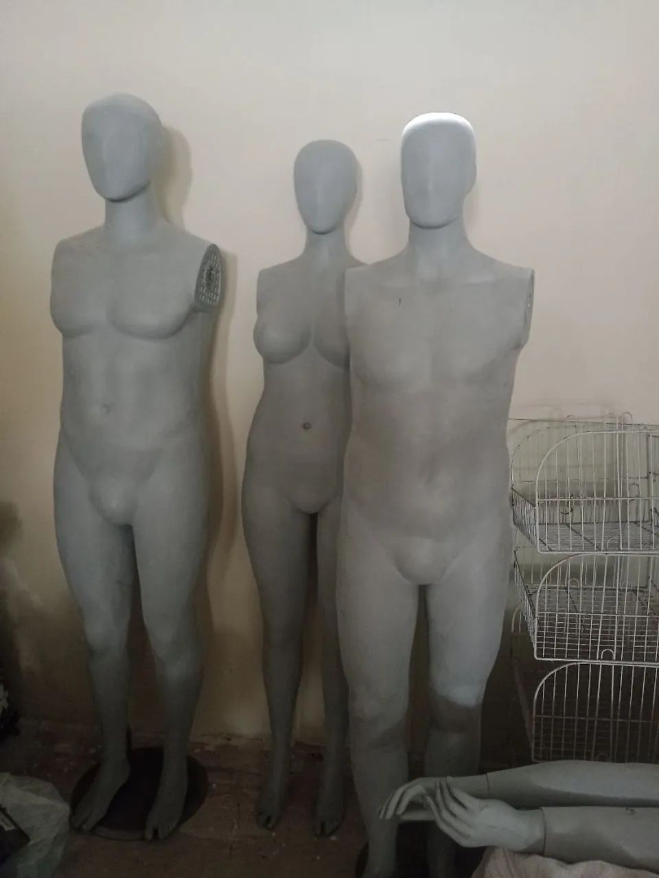 3 manequim 2 masculino e 1 feminino  - Foto 3