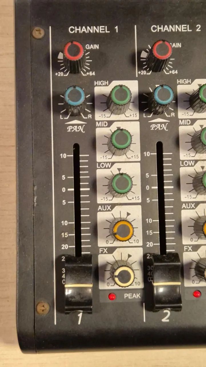 Mesa De Som AMW AM4 V2 4 Canais USB Bluetooth Efeitos - Foto 4