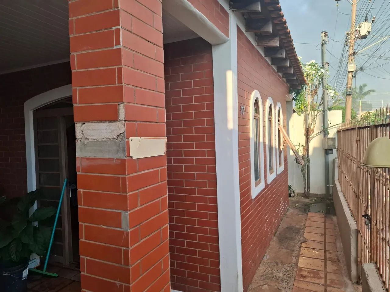 Vendo casa na Moreninha II 03 qtos, e edícula  - Foto 4