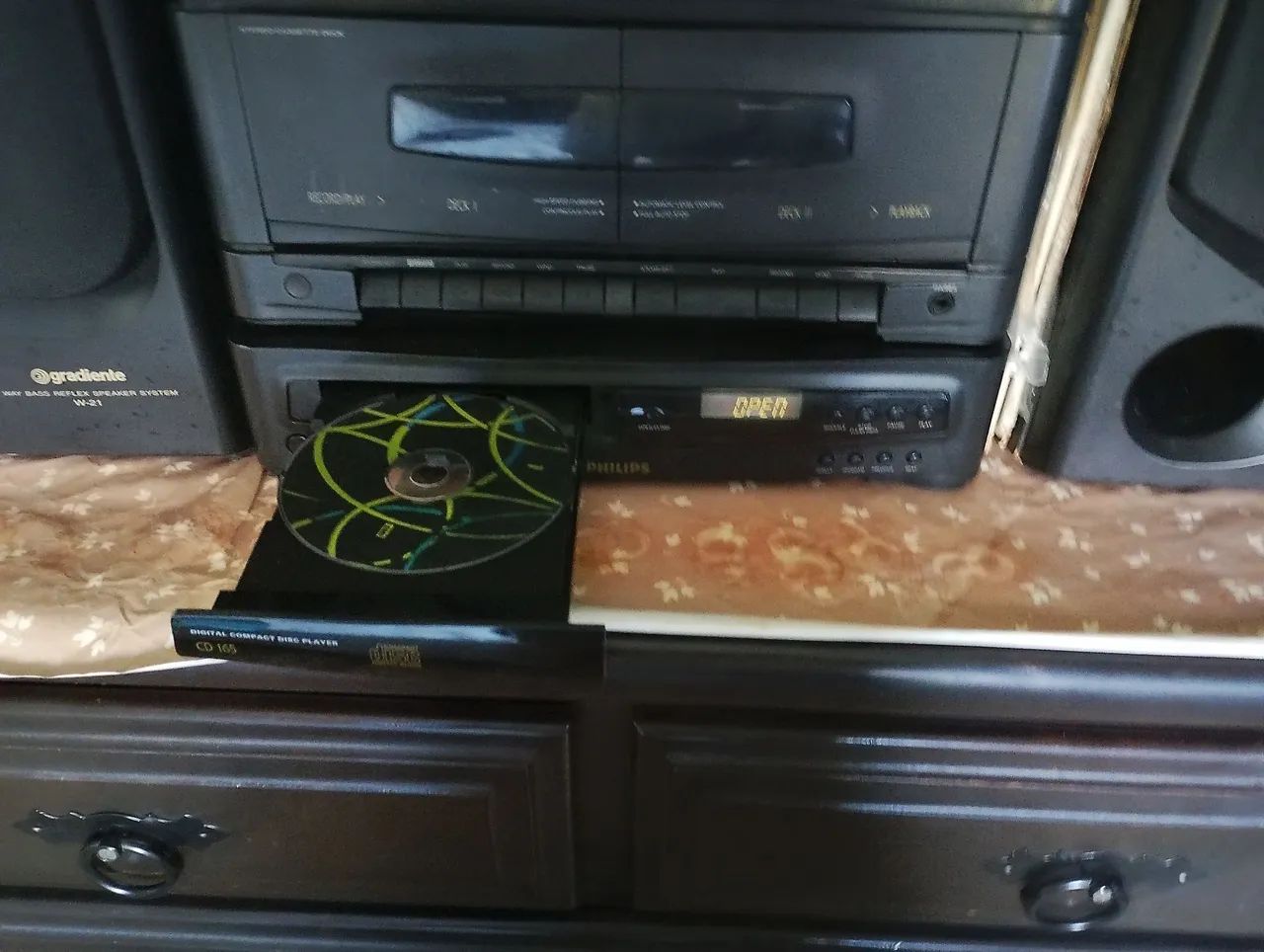 Aparelho de som Philips Midi Sustém AS 425 Toca discos, FM, CD. - Foto 3