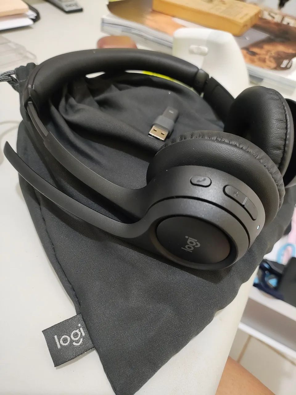Headset Bluetooth sem fio Zone 300 Logitech 
