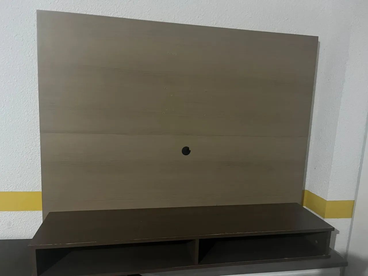 ? VENDE-SE MÓVEIS DE SALA - PAINEL + 2 RACKS + MESA DE CENTRO