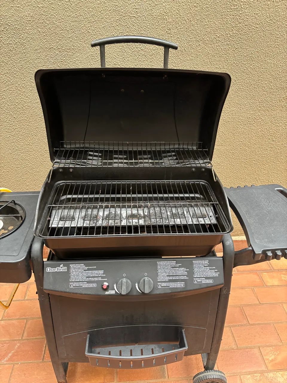 Churrasqueira a Gás Char-Broil com 1 Boca e Mesa Lateral - Foto 5