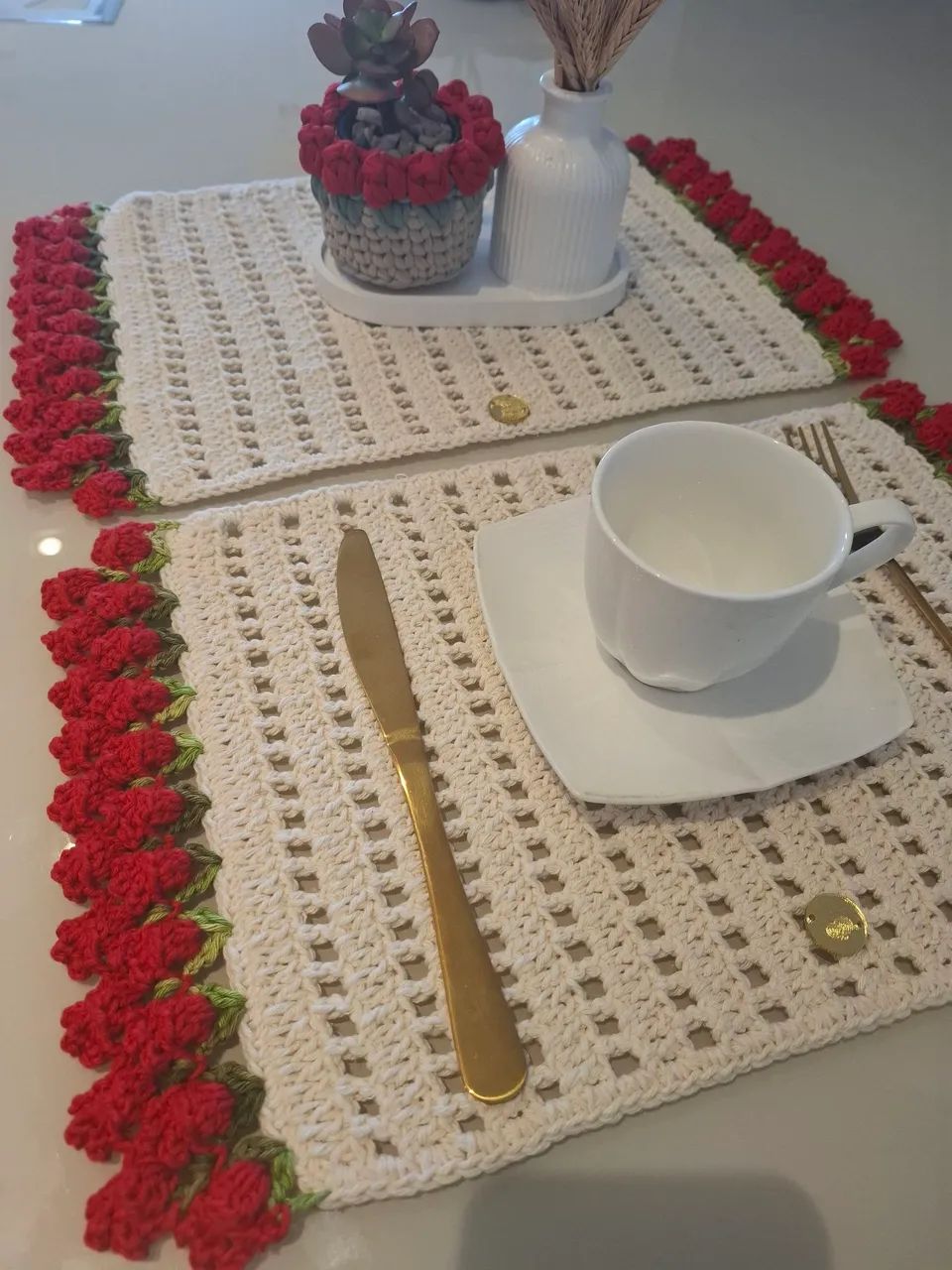 Jogo Americano em crochê kit com 2 sousplat Pronta entrega  - Foto 3