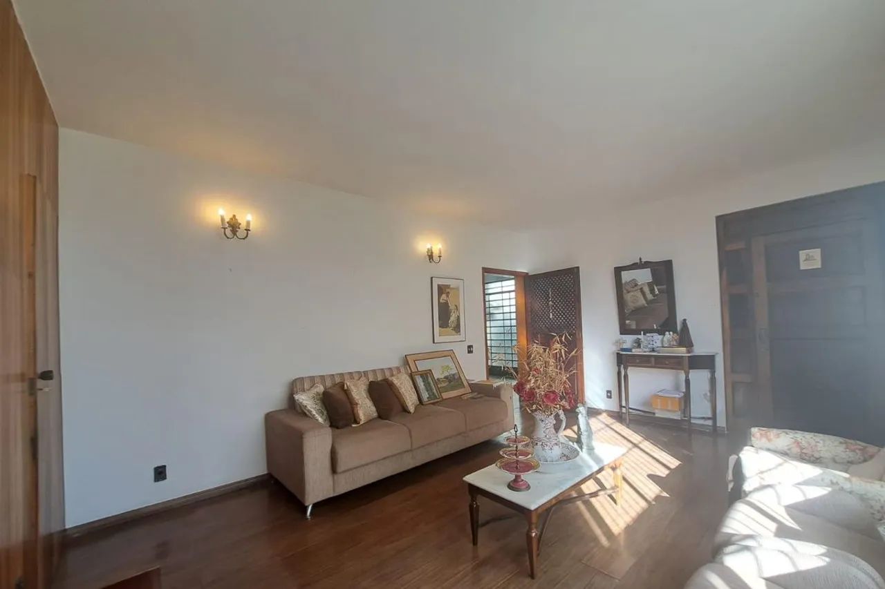 Casa à Venda - Nova Suíssa, 4 Quartos, 360 m2 - Foto 3