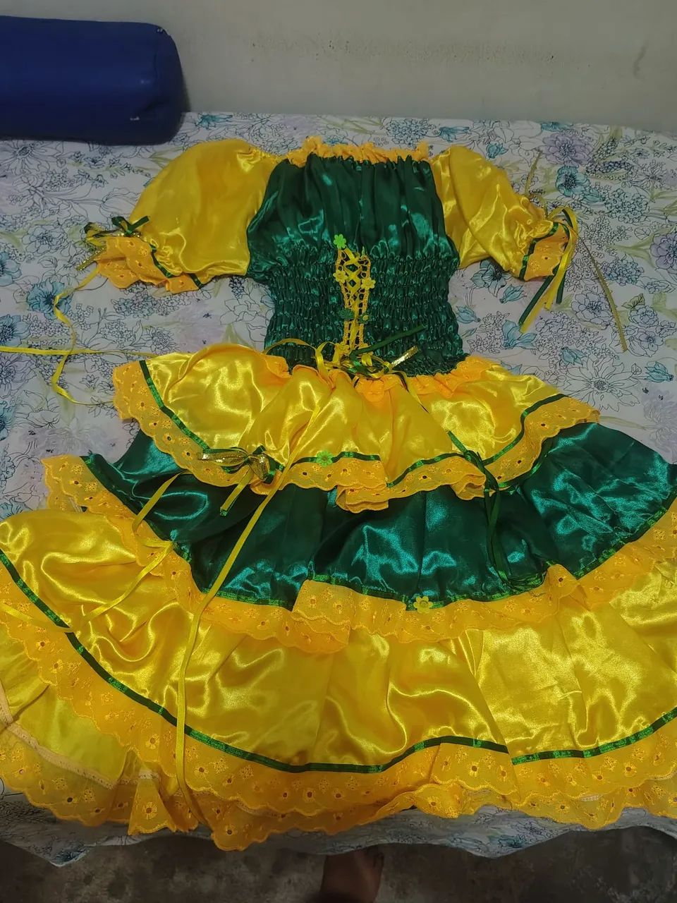 Vende-se vestido junino
