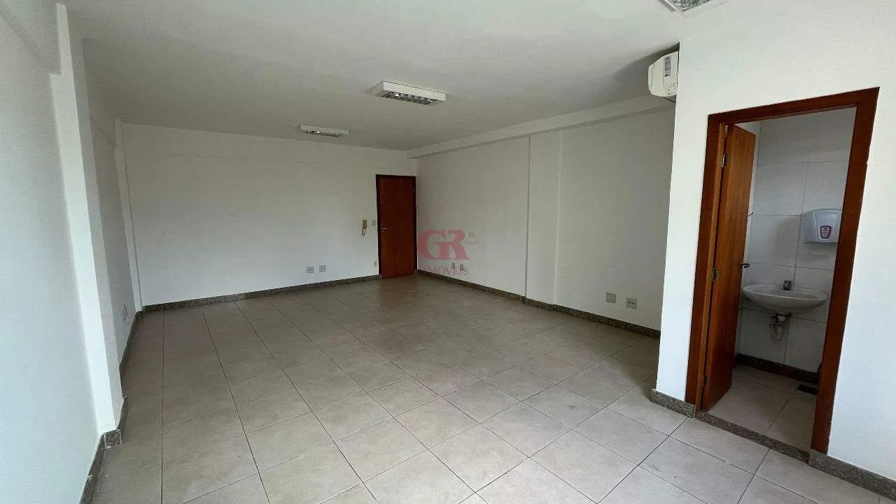 Sala, excelente localização, próximo a todo comercio!