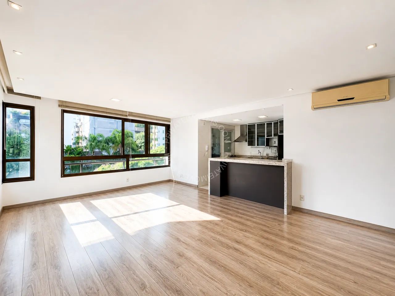 Apartamento semimobiliado para alugar no Mont Serrat com 2 quartos(2 suítes) - Foto 2