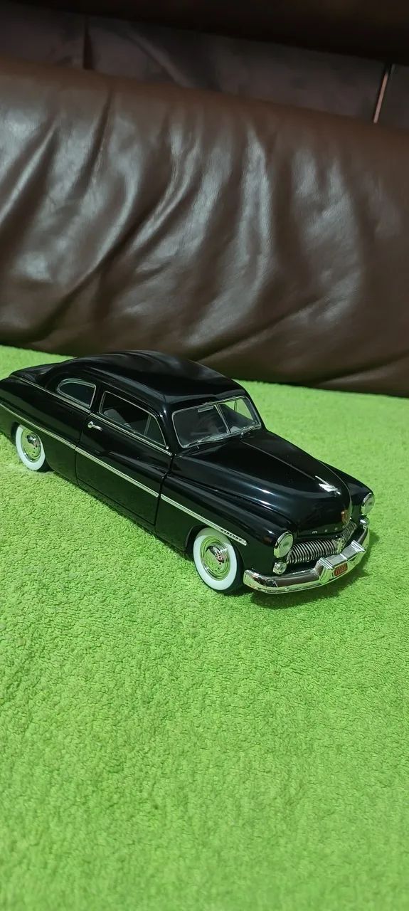 Miniatura 1/18 Ford Mercury UTRL
