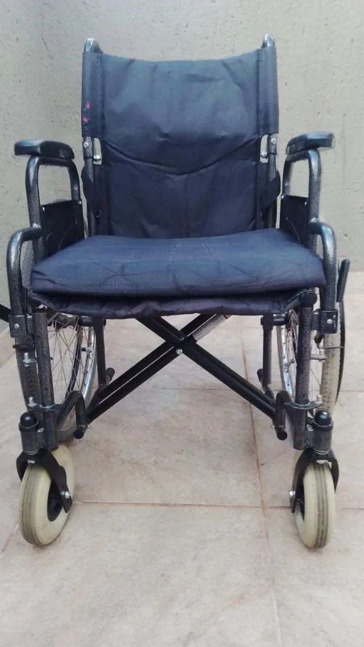 Cadeira de Rodas - Foto 2