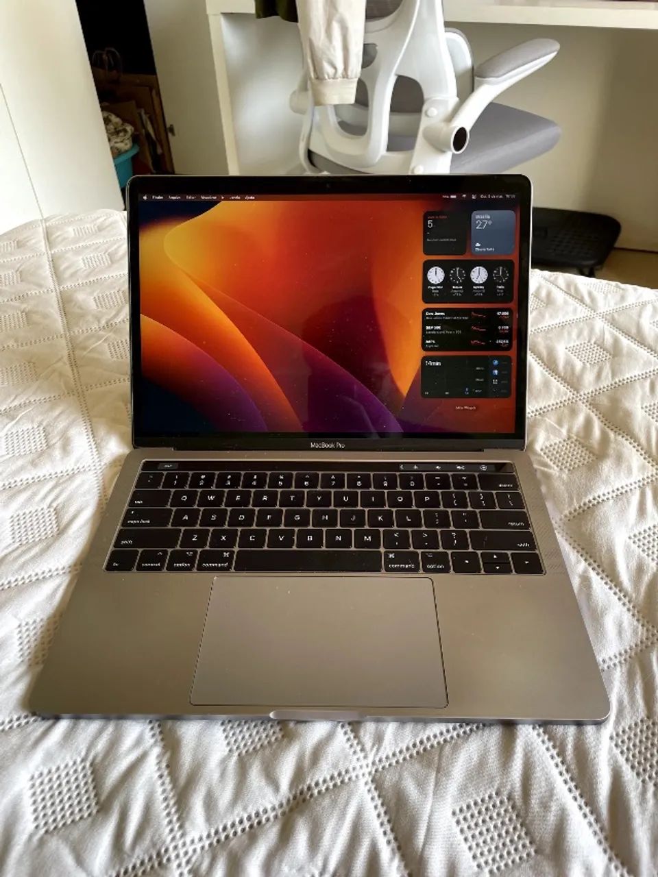 MacBook Pro 13 2017 Touch Bar 512GB 8GB i5 4 Thunderbolt