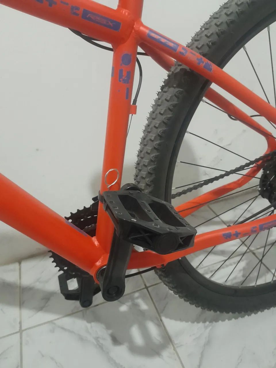 Bicicleta nova com uma semana de comprada pra vender logo  - Foto 2